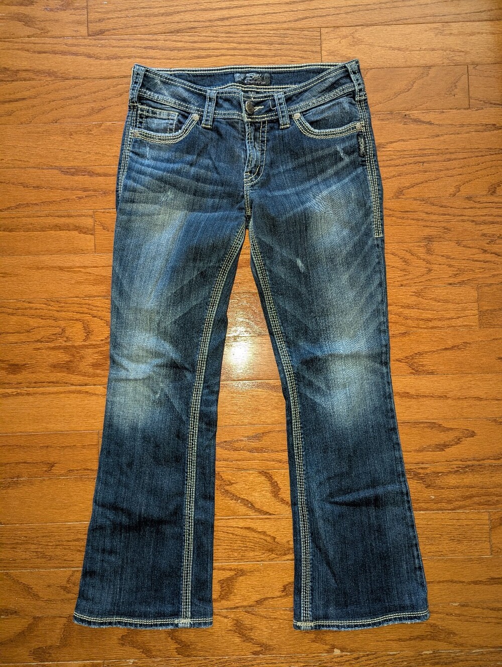 Silver jeans - suki mid rise bootcut - size 30 x 32 - approximately size 10